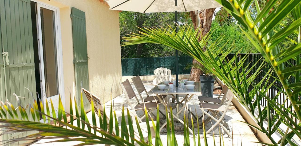 Une Maison En Provence Pierrevert Exteriör bild